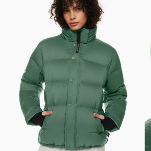 Aritzia super puff original in kelp